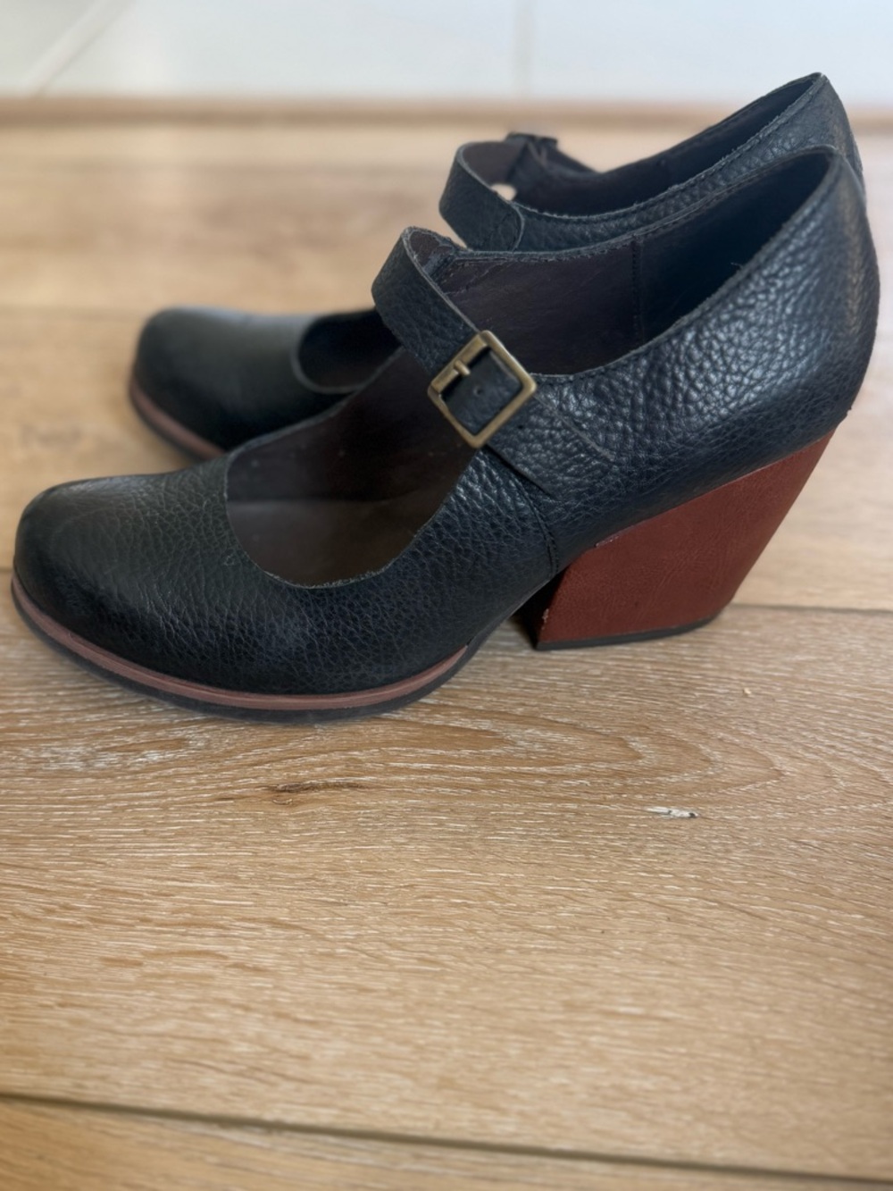 KORK-EASE BROWN LEATHER MARY JANES 9! - Picture 3 of 7